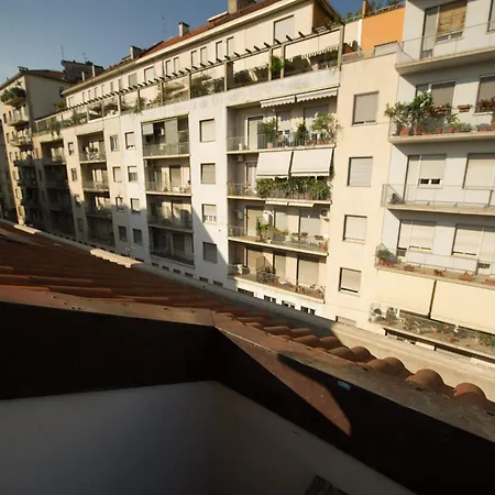 Amazing Attic Max 10 People With Parking & Wifi, Near To 3 Tram Lines And To The Metro - Well Connected To Airports And To The Train Station-3